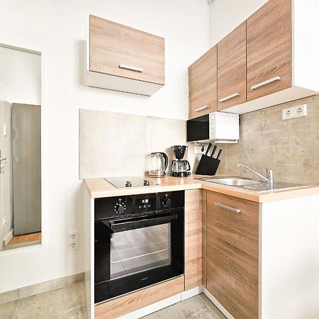 Raj Living - Studio Wohnungen - 15 Min Zur Messe Dus Дюссельдорф Экстерьер фото