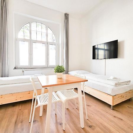 Raj Living - Studio Wohnungen - 15 Min Zur Messe Dus Дюссельдорф Экстерьер фото