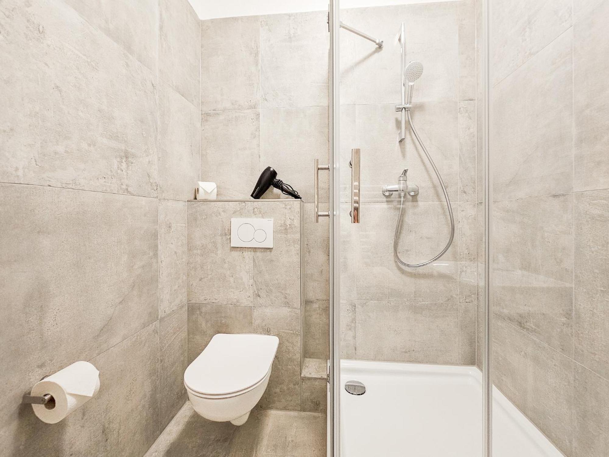 Raj Living - Studio Wohnungen - 15 Min Zur Messe Dus Дюссельдорф Экстерьер фото