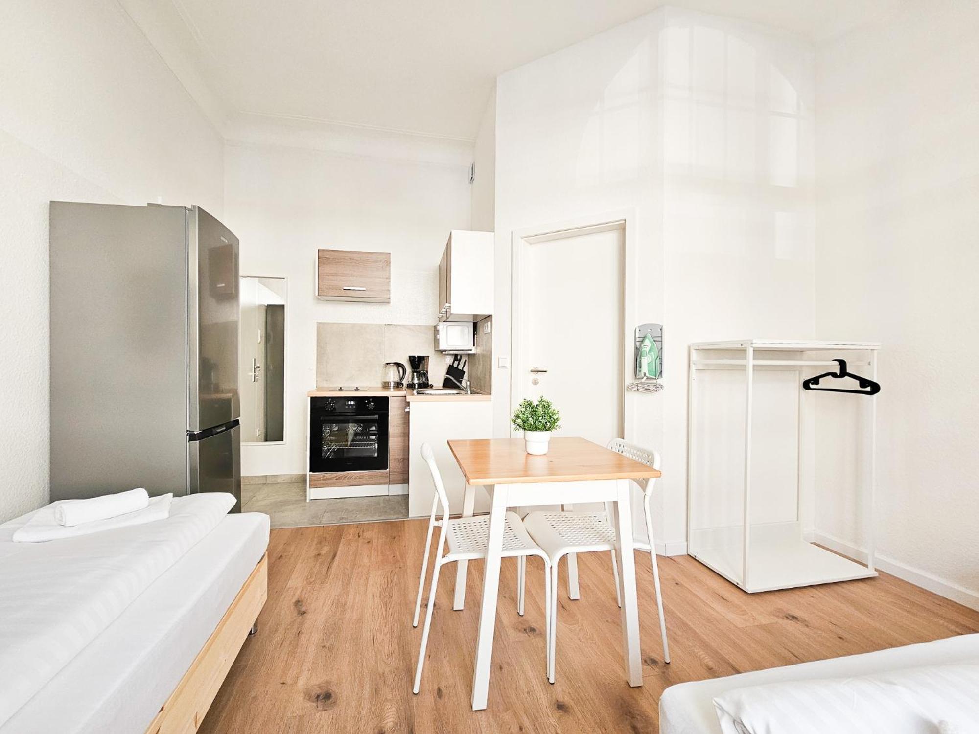 Raj Living - Studio Wohnungen - 15 Min Zur Messe Dus Дюссельдорф Экстерьер фото