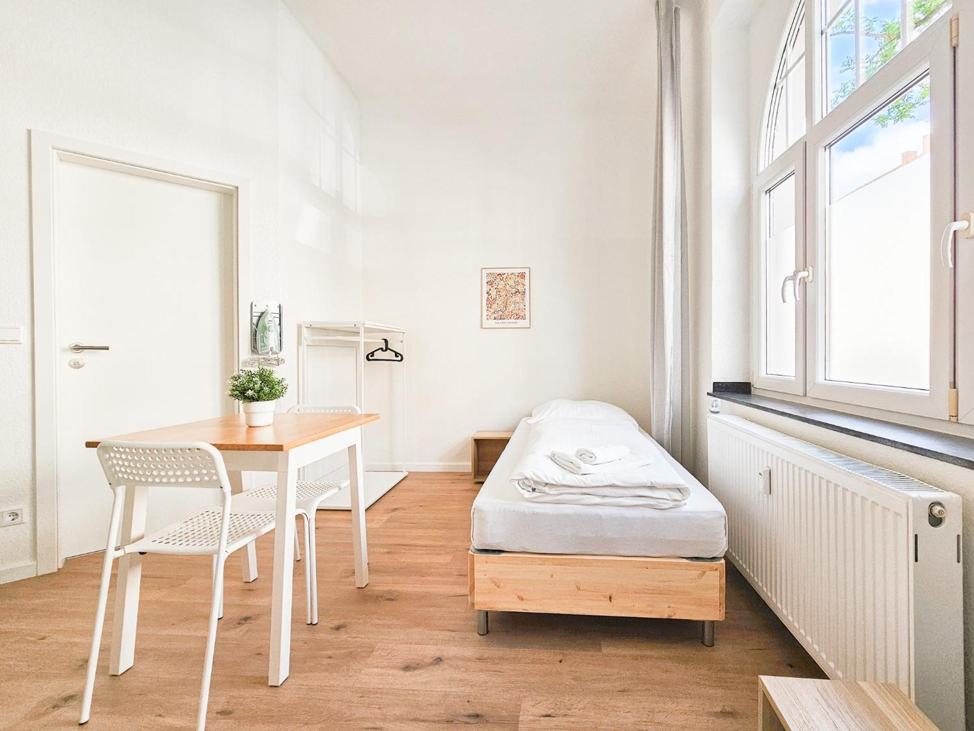 Raj Living - Studio Wohnungen - 15 Min Zur Messe Dus Дюссельдорф Экстерьер фото