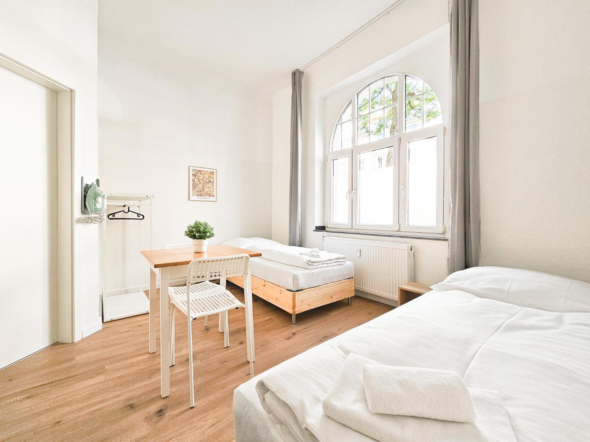 Raj Living - Studio Wohnungen - 15 Min Zur Messe Dus Дюссельдорф Экстерьер фото