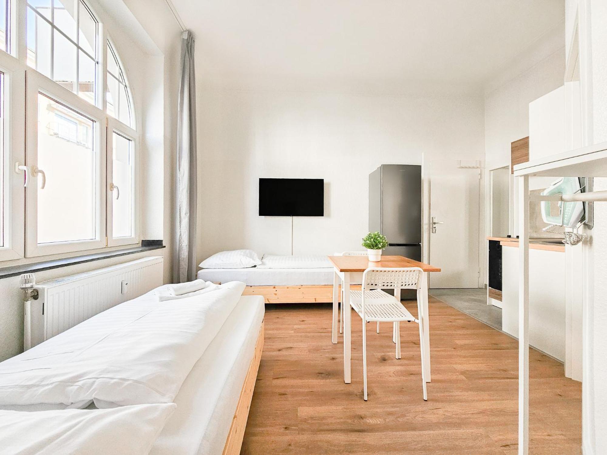 Raj Living - Studio Wohnungen - 15 Min Zur Messe Dus Дюссельдорф Экстерьер фото