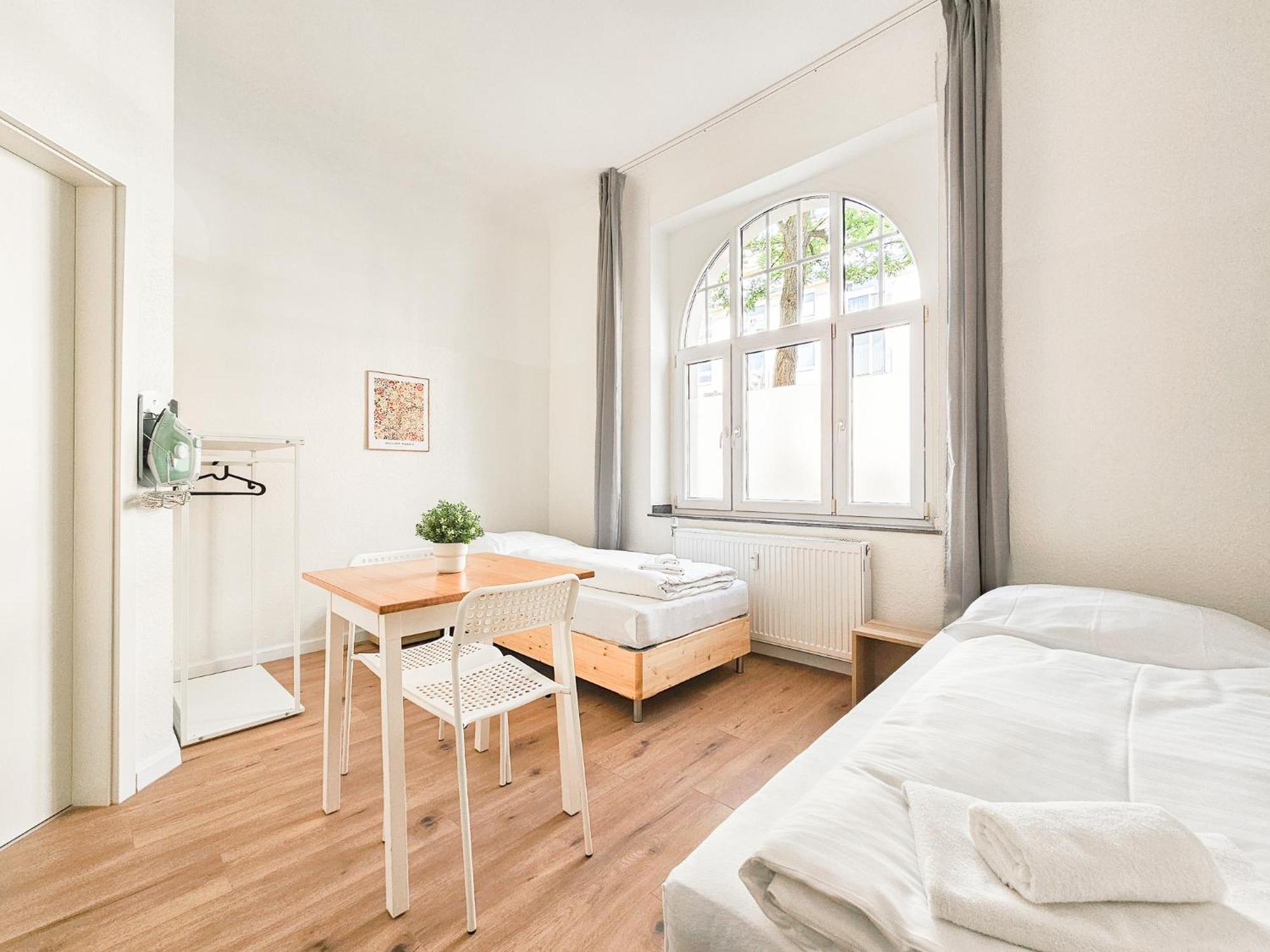 Raj Living - Studio Wohnungen - 15 Min Zur Messe Dus Дюссельдорф Экстерьер фото