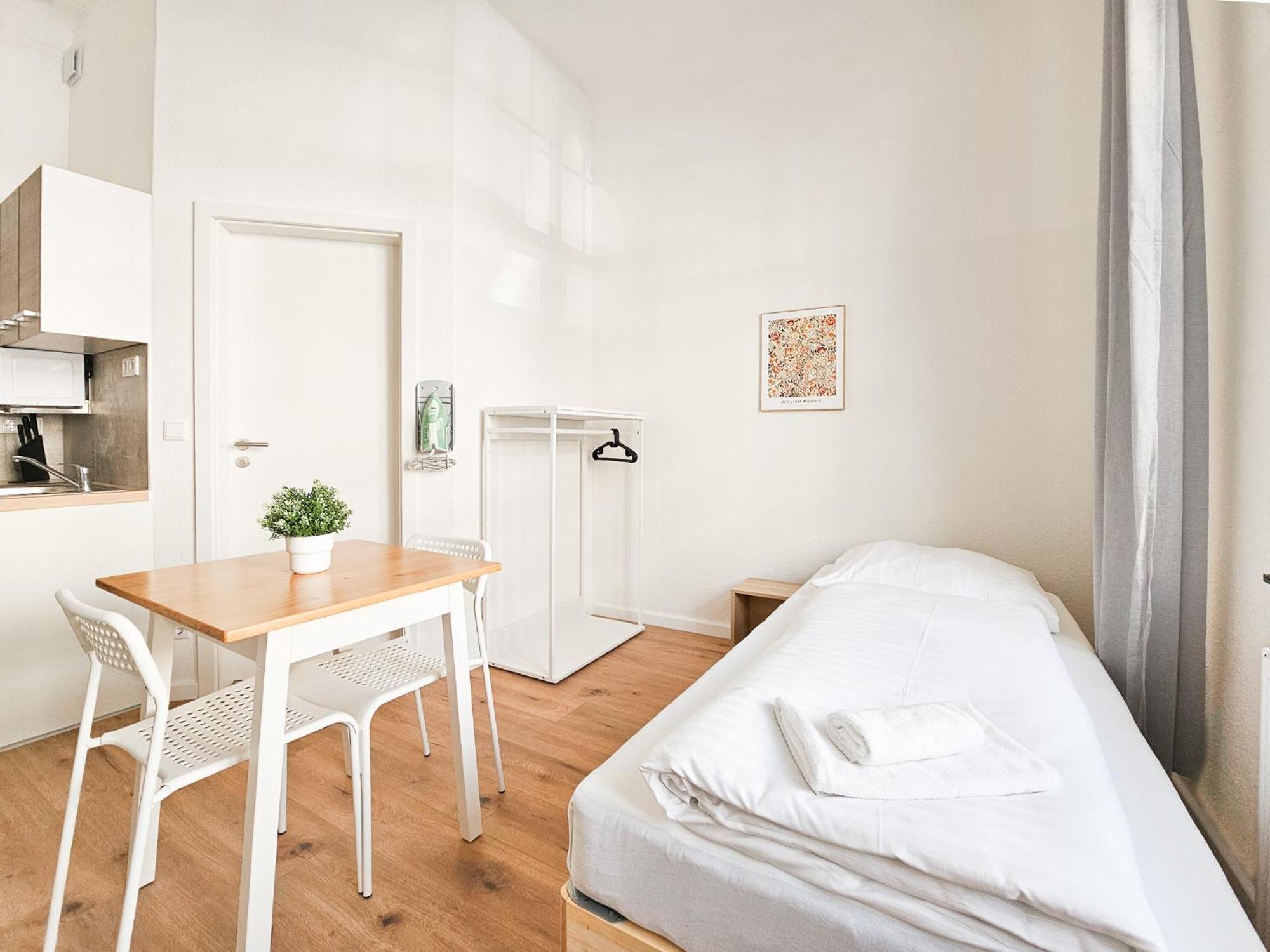 Raj Living - Studio Wohnungen - 15 Min Zur Messe Dus Дюссельдорф Экстерьер фото